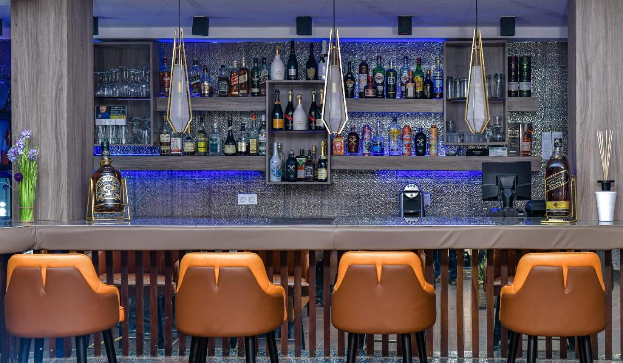 Hotel M'Rode Lome Ngoại thất bức ảnh