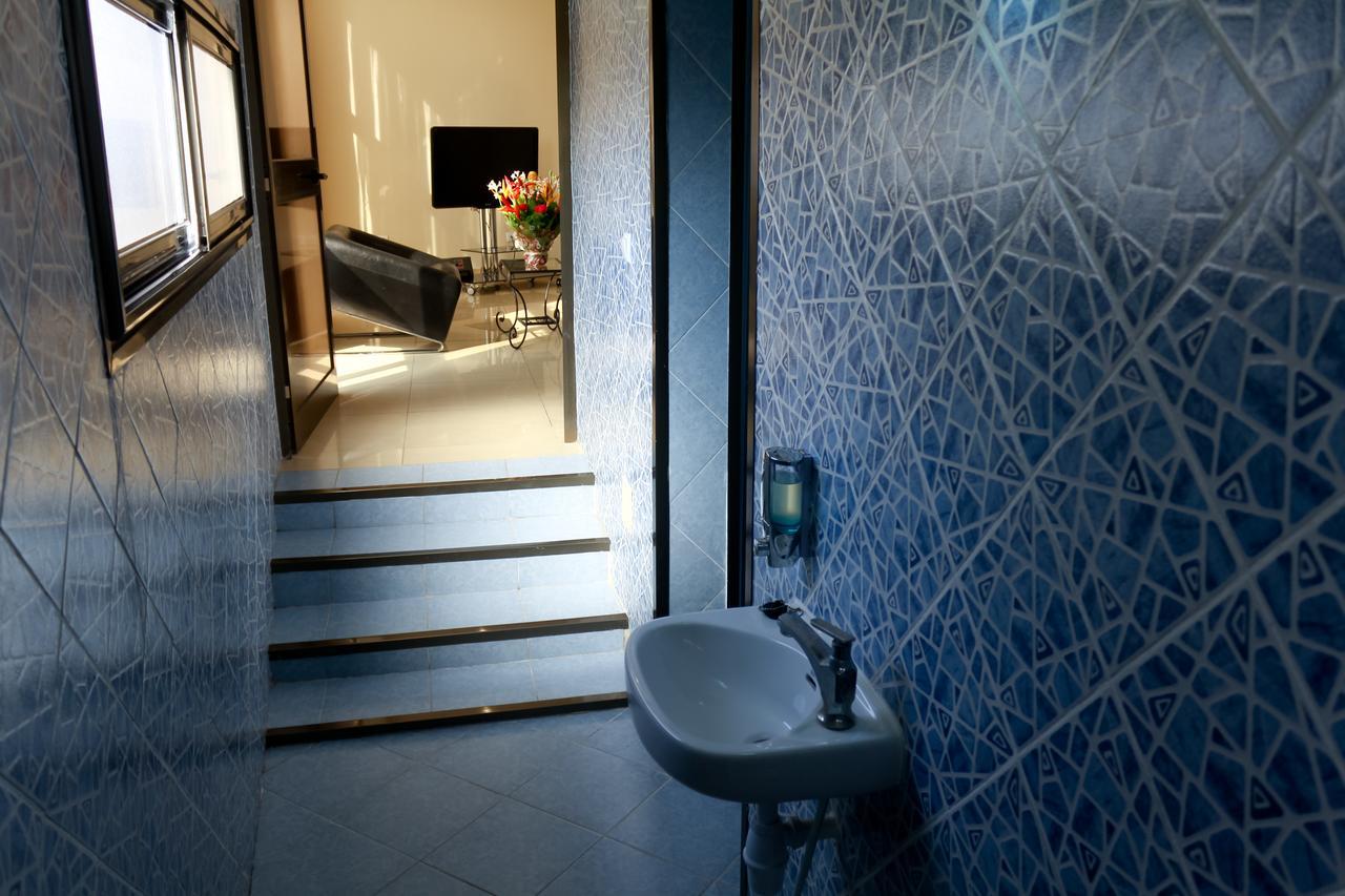 Hotel M'Rode Lome Ngoại thất bức ảnh